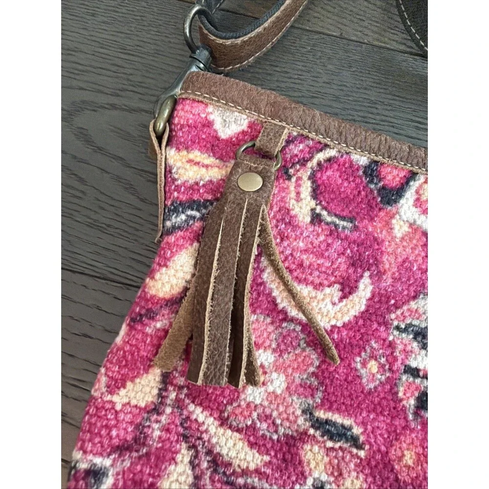 Myra Bag Exuberance Pink Shoulder Bag Crossbody Leather Cotton Carve - Picture 3 of 11